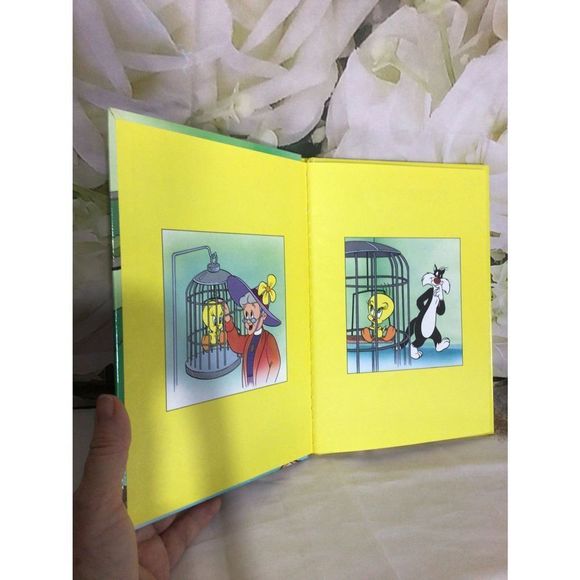 Vintage 1990 Golden Book “Sylvester and Tweety What A Mess” - Picture 7 of 10